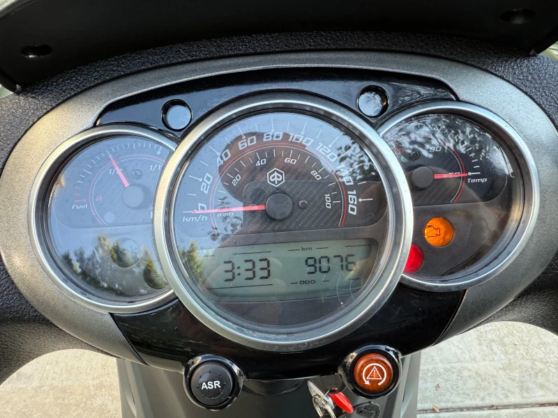 Piaggio Beverly 9000 km !!! 2018, снимка 10 - Мотоциклети и мототехника - 51771179