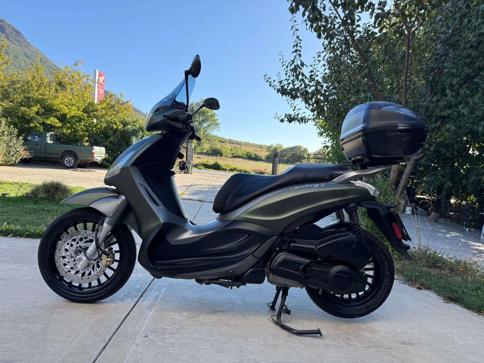 Piaggio Beverly 9000 km !!! 2018 - изображение 5