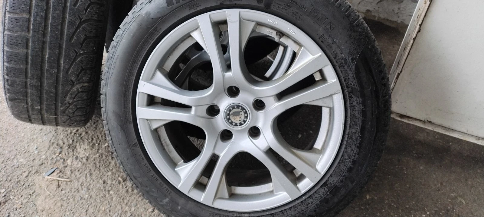 Гуми с джанти Pirelli 215/60R17, снимка 2 - Гуми и джанти - 53727925