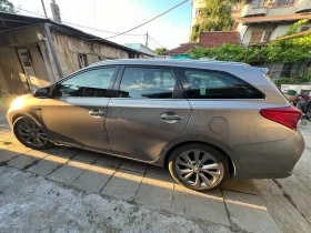 Toyota Auris 1.8 хибрид/бензин/газ, снимка 3