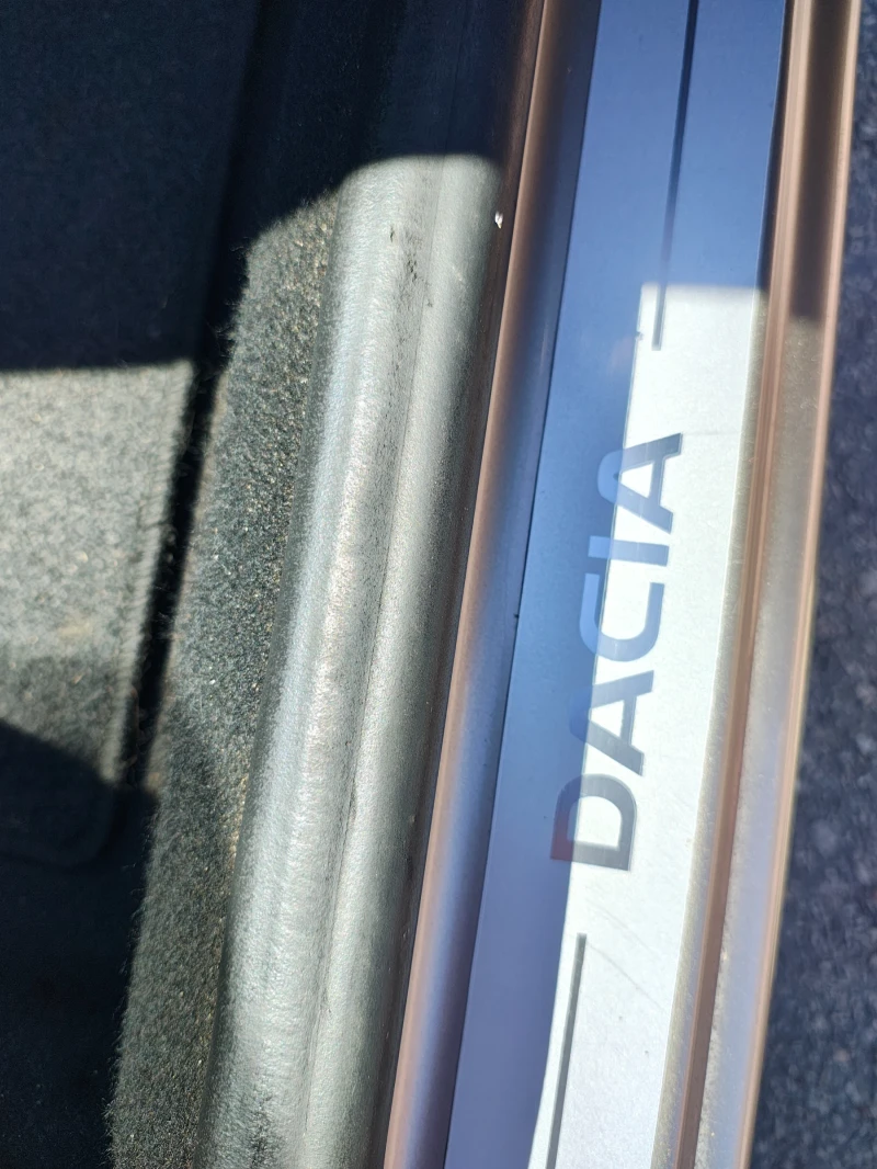 Dacia Logan, снимка 11 - Автомобили и джипове - 51832149