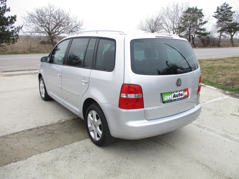 VW Touran 2.0/6ск./136кс./7 места/, снимка 6 - Автомобили и джипове - 48471041