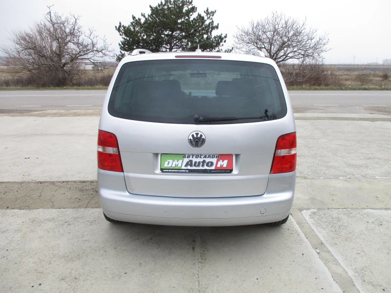 VW Touran 2.0/6ск./136кс./7 места/, снимка 5 - Автомобили и джипове - 48471041