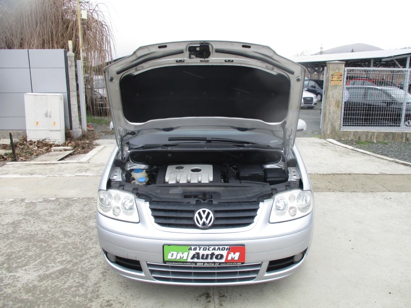 VW Touran 2.0/6ск./136кс./7 места/, снимка 17 - Автомобили и джипове - 48471041