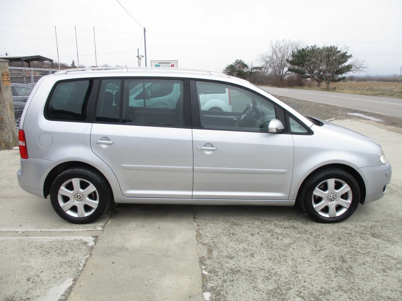 VW Touran 2.0/6ск./136кс./7 места/, снимка 3 - Автомобили и джипове - 48471041