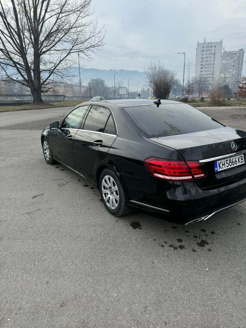 Mercedes-Benz E 200, снимка 6 - Автомобили и джипове - 48540846