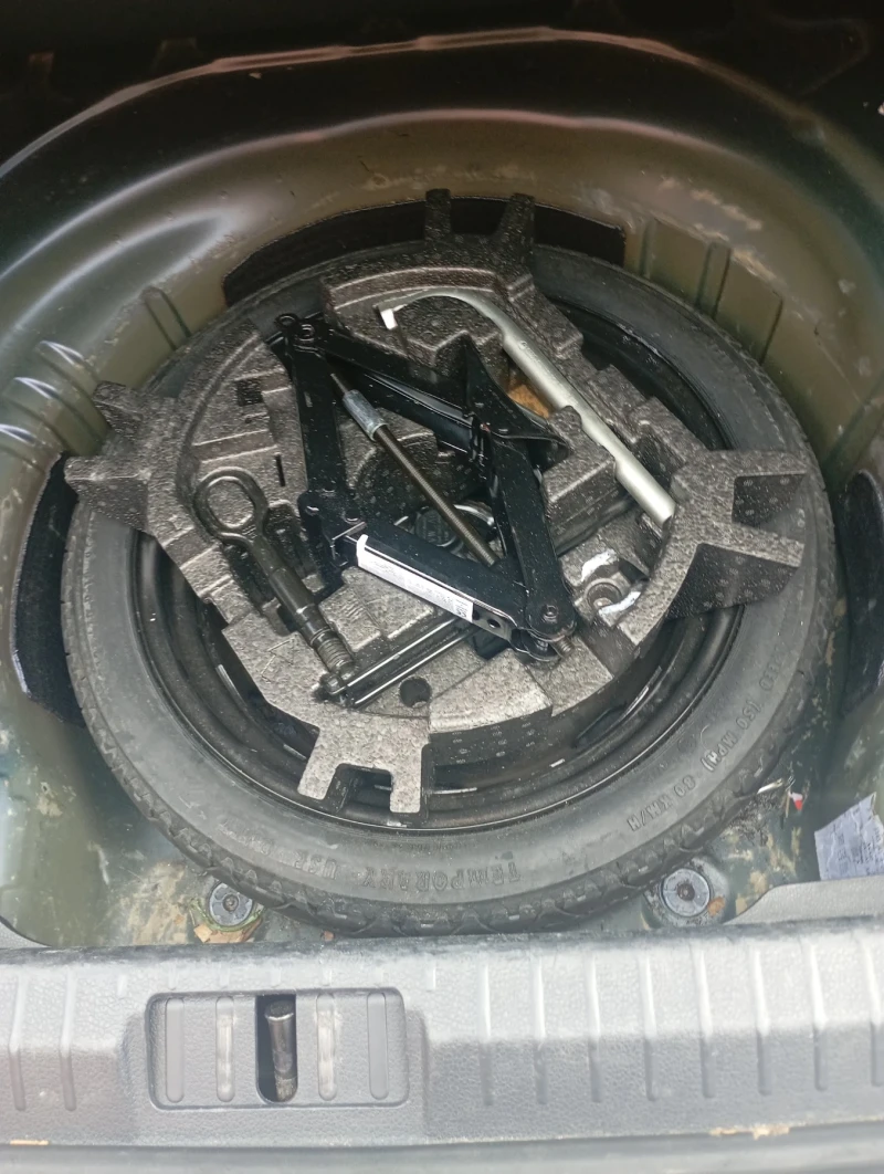 VW Passat 1.6 тди, снимка 7 - Автомобили и джипове - 50622126