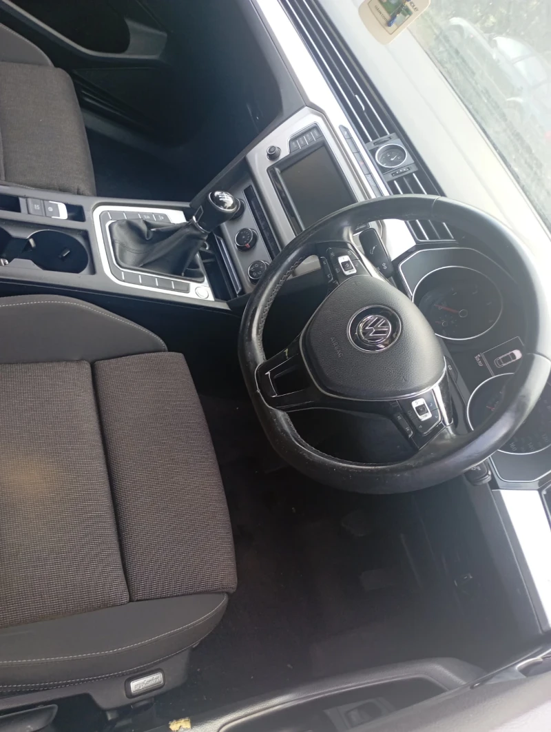 VW Passat 1.6 тди, снимка 5 - Автомобили и джипове - 50622126