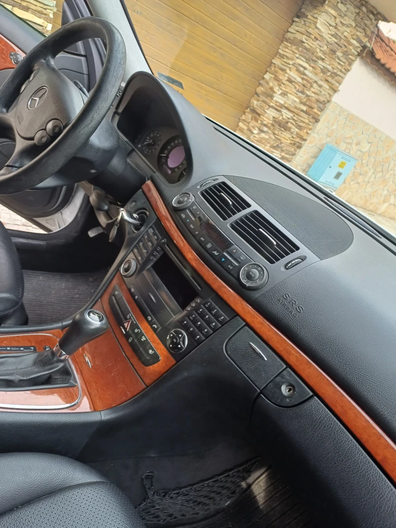 Mercedes-Benz 220 2.2, снимка 2 - Автомобили и джипове - 52554610