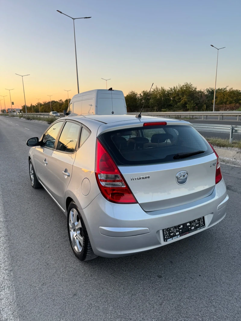 Hyundai I30 1.6, снимка 4 - Автомобили и джипове - 52327603
