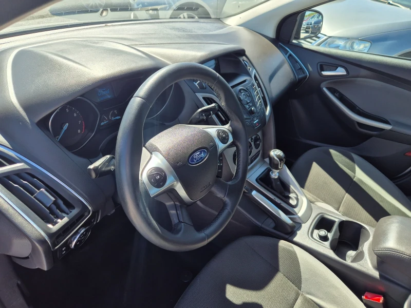 Ford Focus 1.0 Бензин, снимка 11 - Автомобили и джипове - 51788693