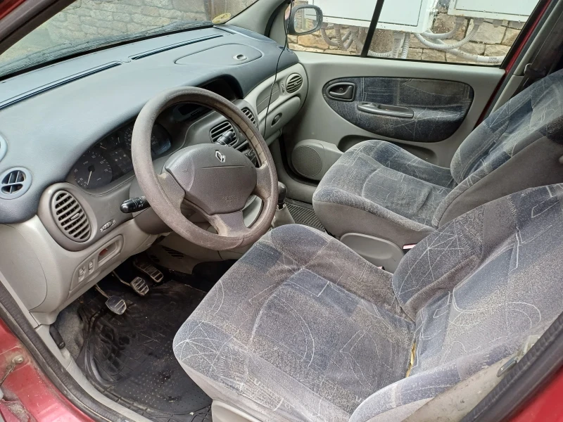 Renault Scenic 1.9 dti, снимка 5 - Автомобили и джипове - 52513660