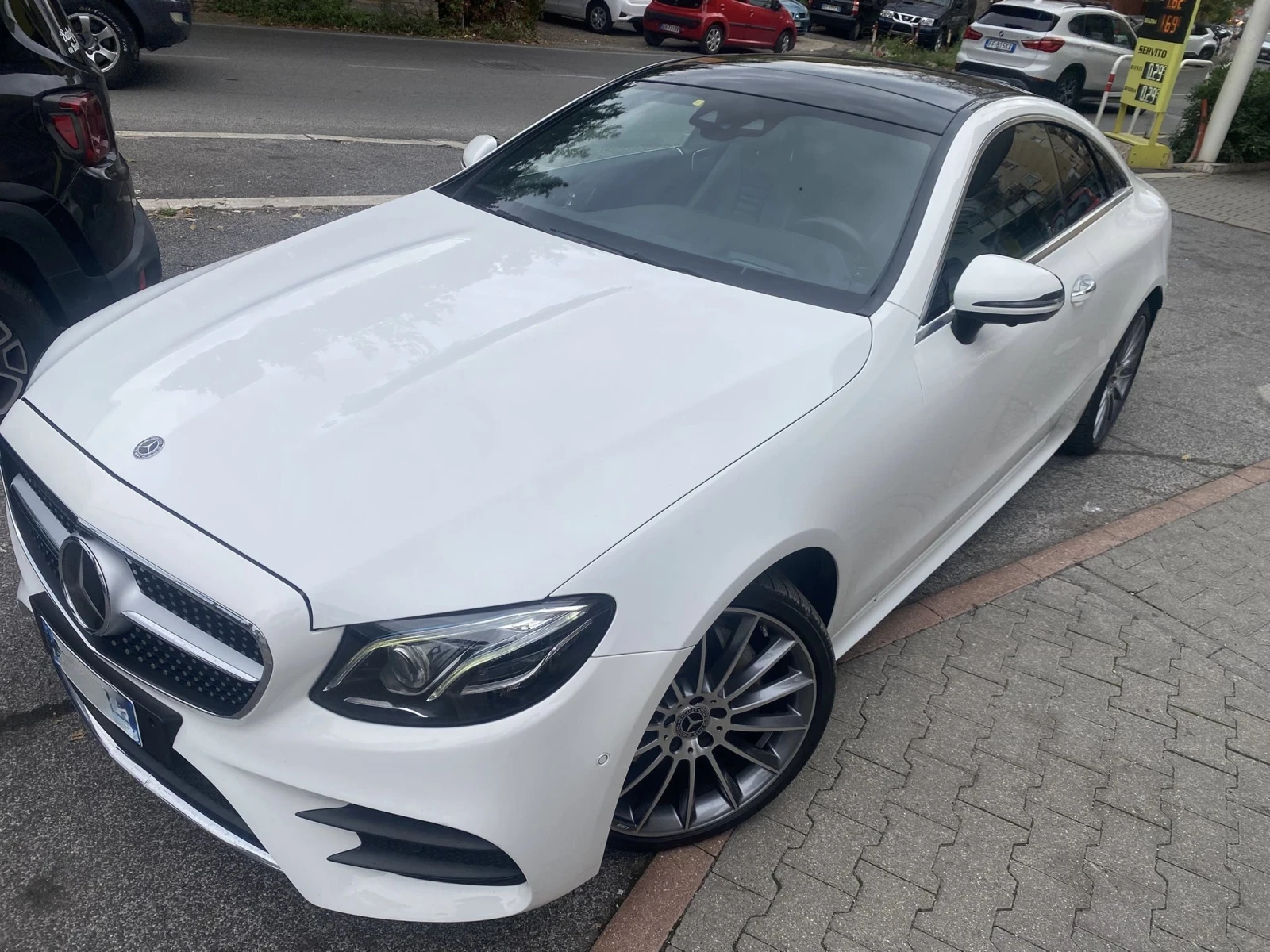 Mercedes-Benz E 220 AMG / 4 MATIC / BURMASTER / ПАНОРАМА / ПОДГРЕВ , снимка 1
