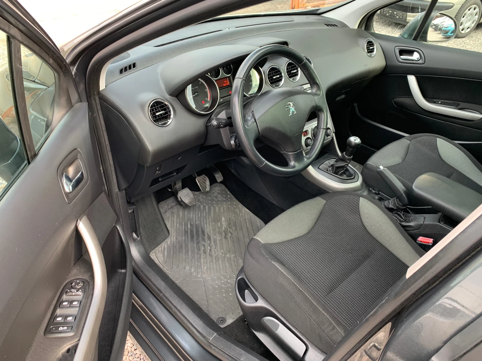 Peugeot 308 SW 1.6HDI - изображение 8