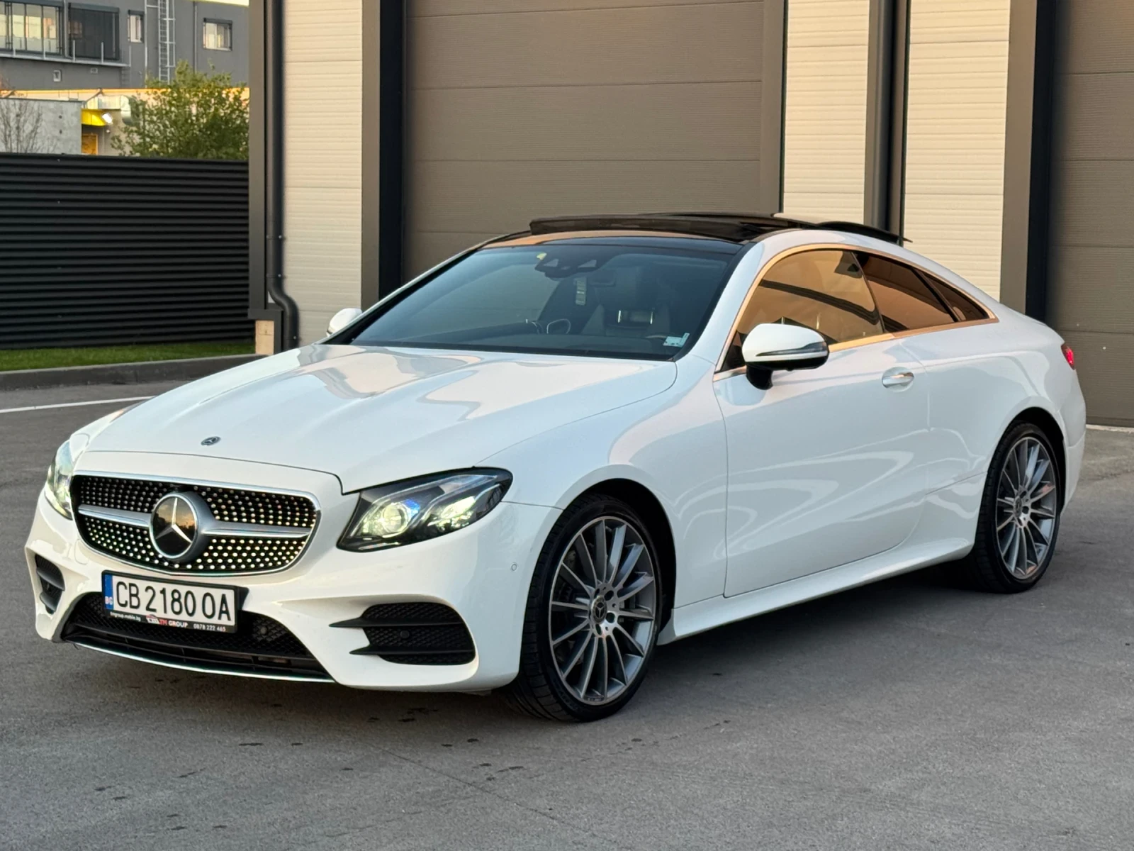 Mercedes-Benz E 220 AMG / 4 MATIC / BURMASTER / ПАНОРАМА / ПОДГРЕВ , снимка 3 - Автомобили и джипове - 52500346