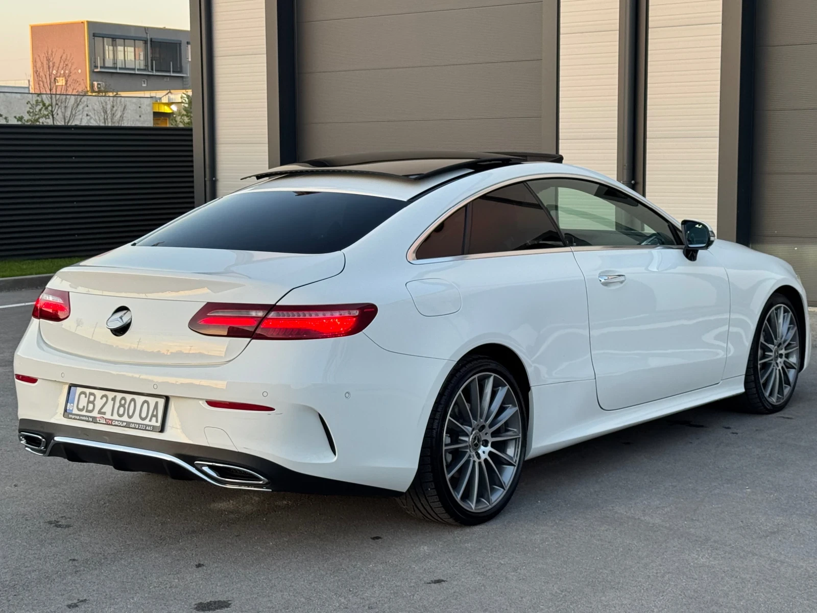 Mercedes-Benz E 220 AMG / 4 MATIC / BURMASTER / ПАНОРАМА / ПОДГРЕВ , снимка 7 - Автомобили и джипове - 52500346