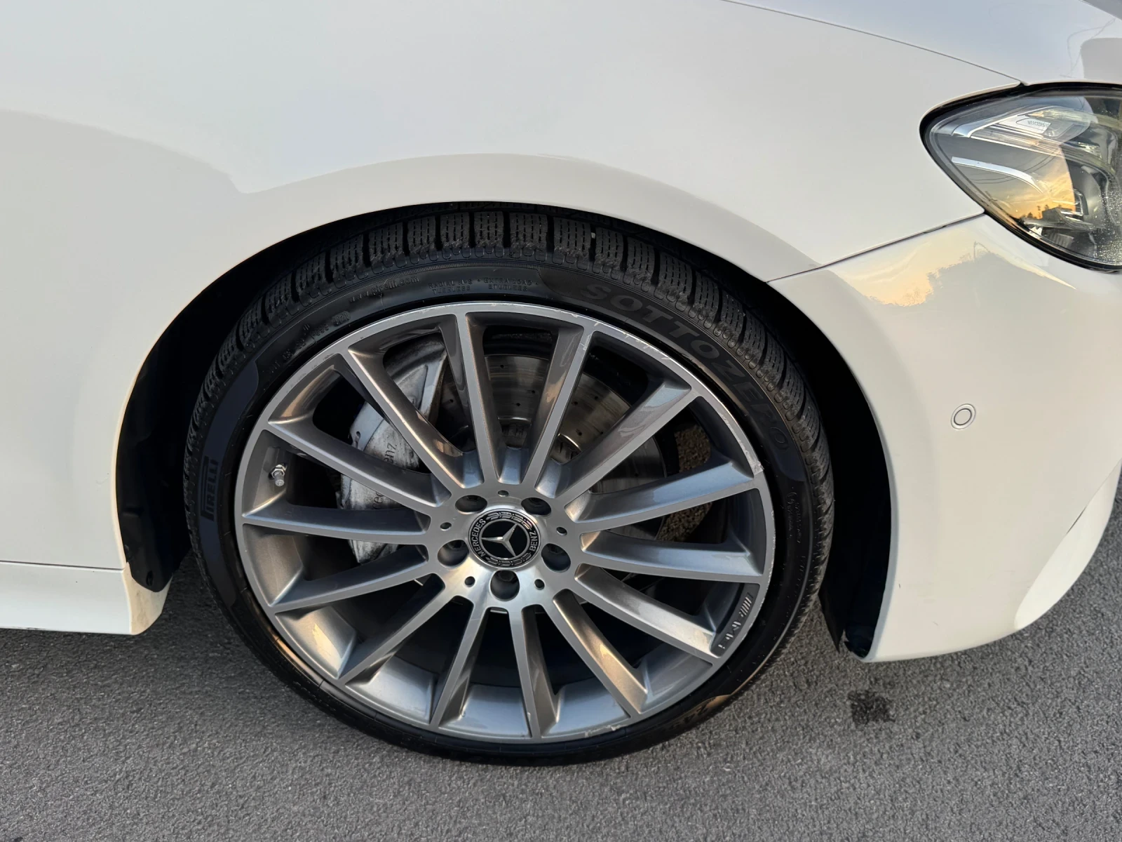 Mercedes-Benz E 220 AMG / 4 MATIC / BURMASTER / ПАНОРАМА / ПОДГРЕВ , снимка 9 - Автомобили и джипове - 52500346