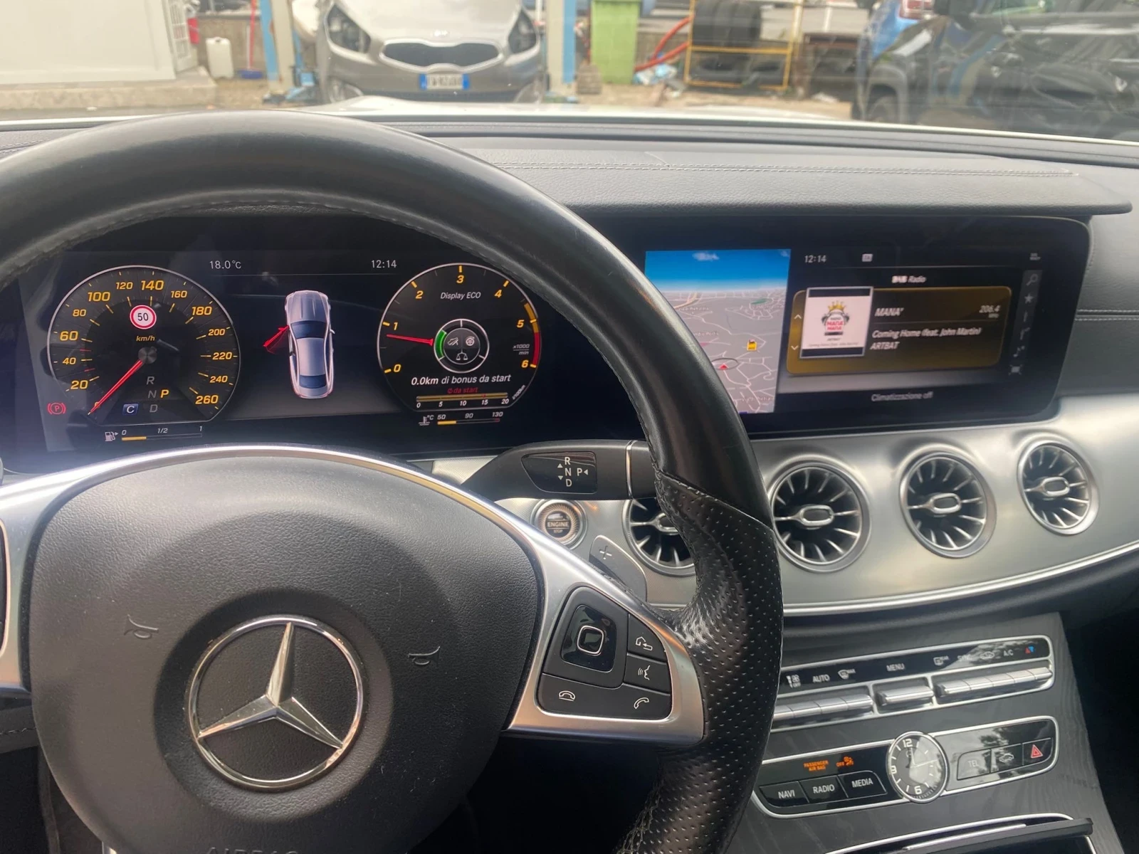 Mercedes-Benz E 220 AMG / 4 MATIC / BURMASTER / ПАНОРАМА / ПОДГРЕВ  - изображение 8