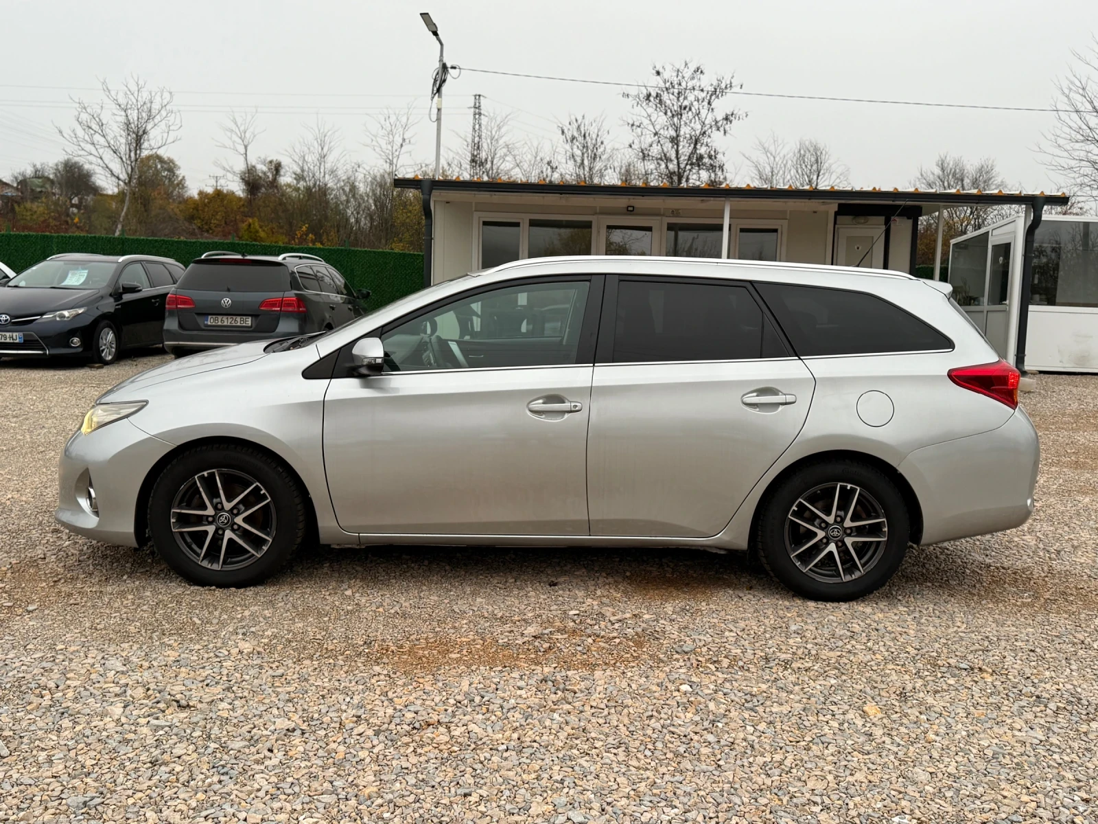 Toyota Auris 1.8 hybrid | Mobile.bg   2