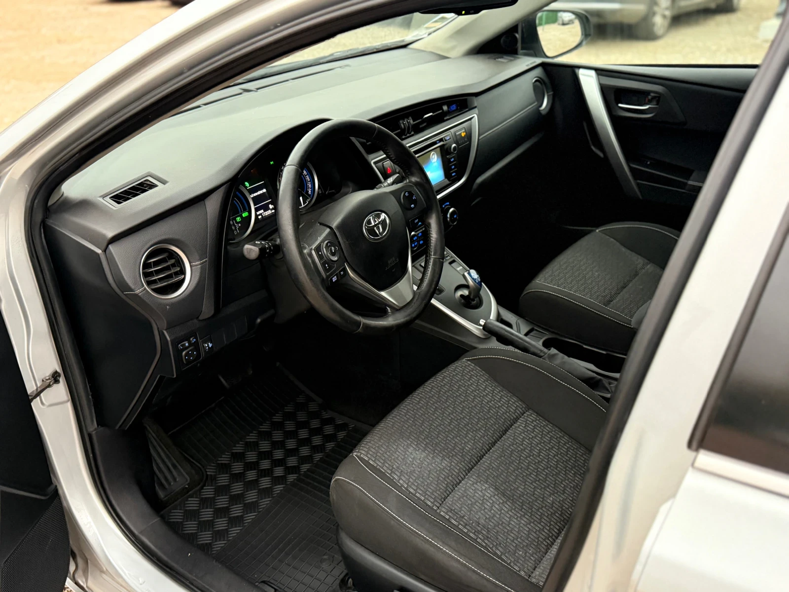 Toyota Auris 1.8 hybrid | Mobile.bg   7