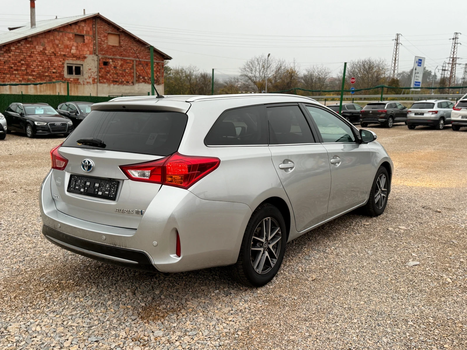 Toyota Auris 1.8 hybrid | Mobile.bg   5