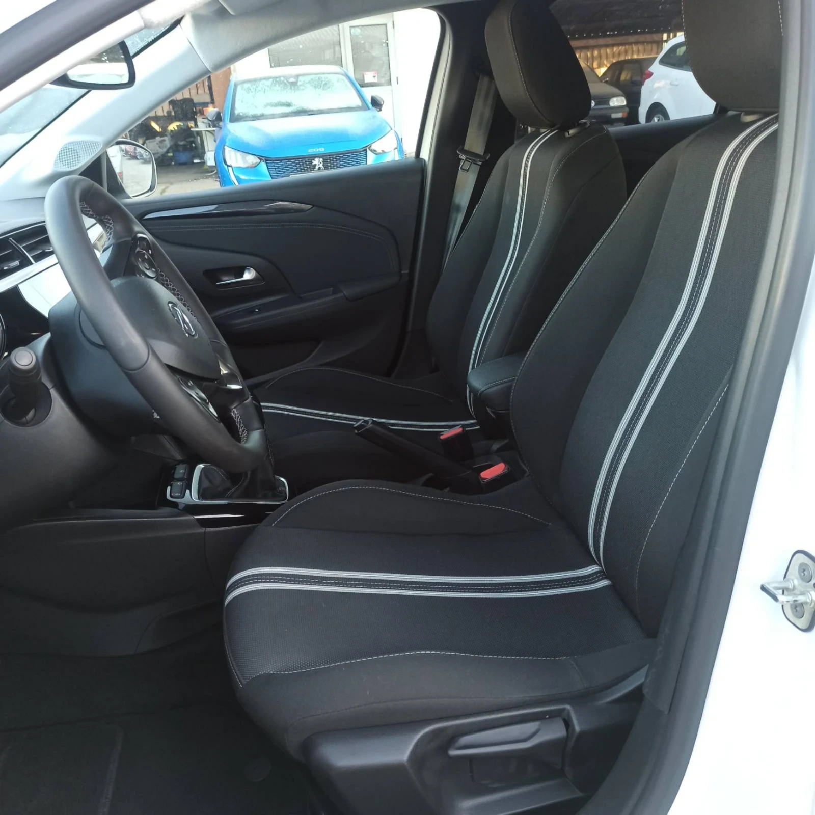 Opel Corsa 1.2i 33 000km., снимка 13 - Автомобили и джипове - 53791644