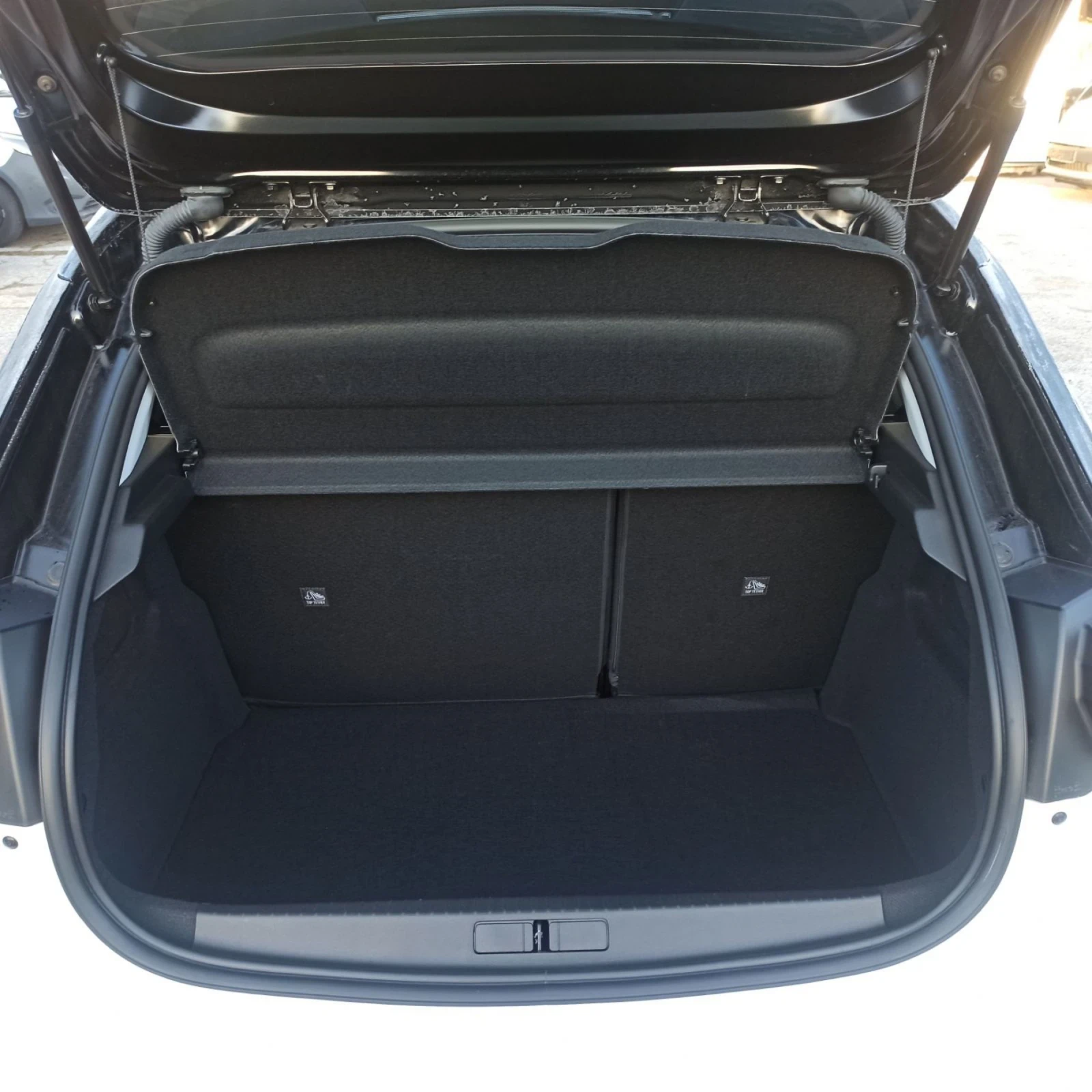 Opel Corsa 1.2i 33 000km., снимка 16 - Автомобили и джипове - 53791644