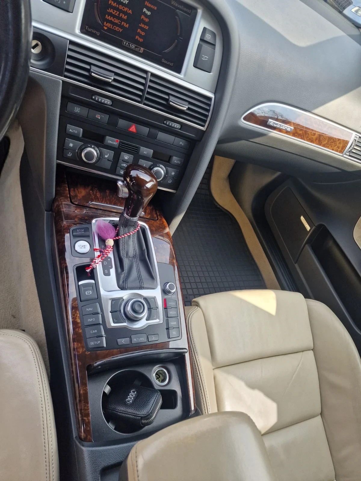 Audi A6 Allroad Комби, снимка 11 - Автомобили и джипове - 53869886