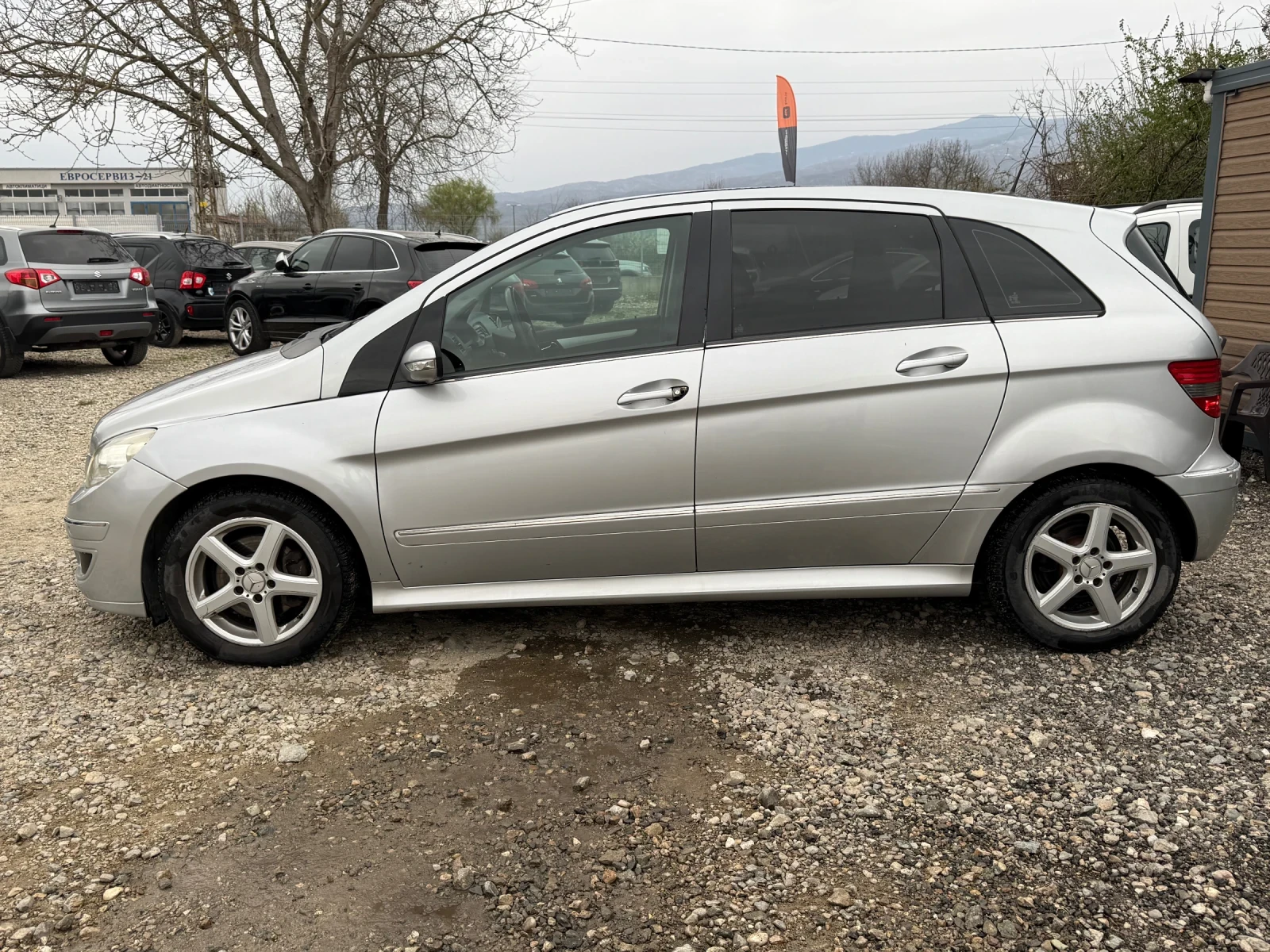 Mercedes-Benz B 200 Automatic, снимка 2 - Автомобили и джипове - 53890578