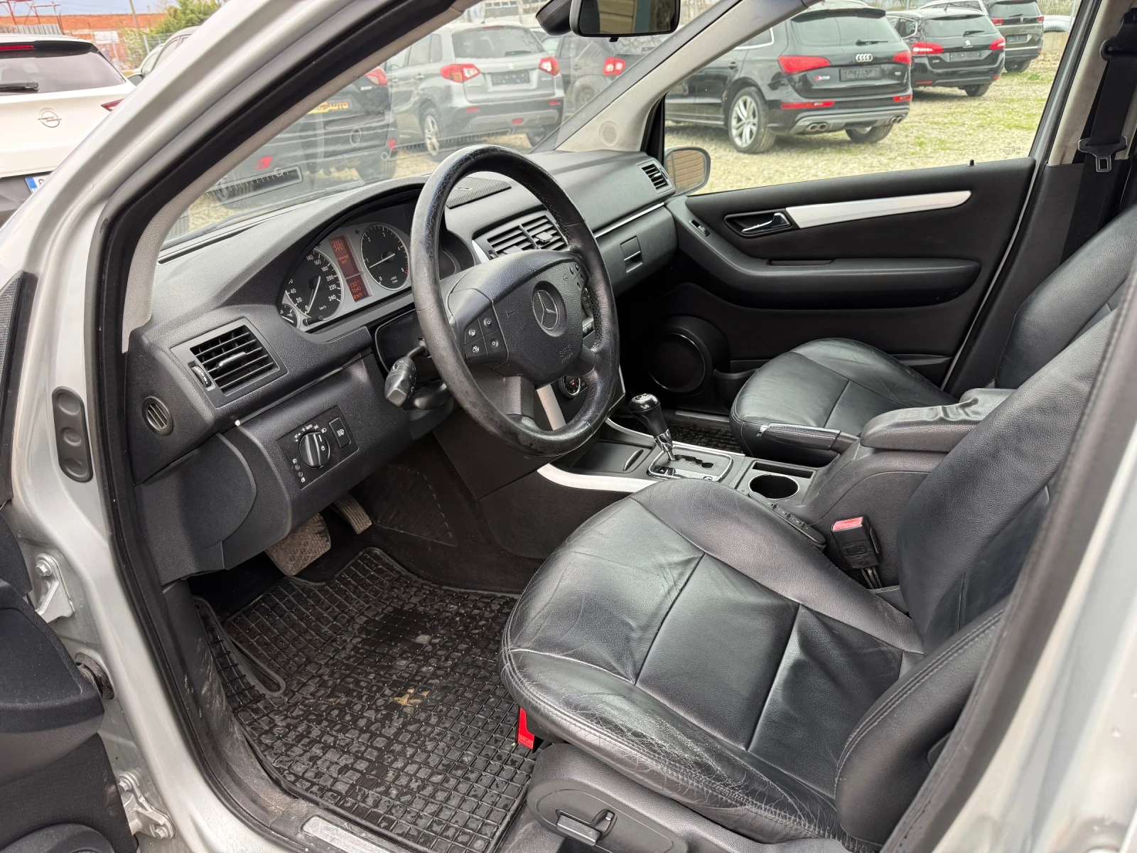 Mercedes-Benz B 200 Automatic, снимка 9 - Автомобили и джипове - 53890578