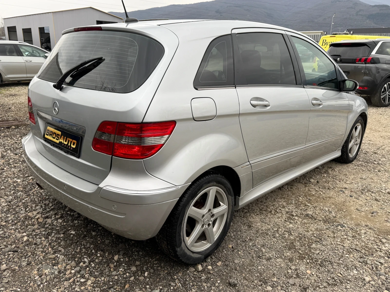 Mercedes-Benz B 200 Automatic, снимка 5 - Автомобили и джипове - 53890578