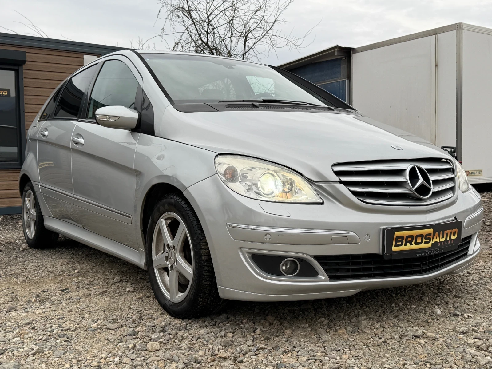 Mercedes-Benz B 200 Automatic, снимка 7 - Автомобили и джипове - 53890578