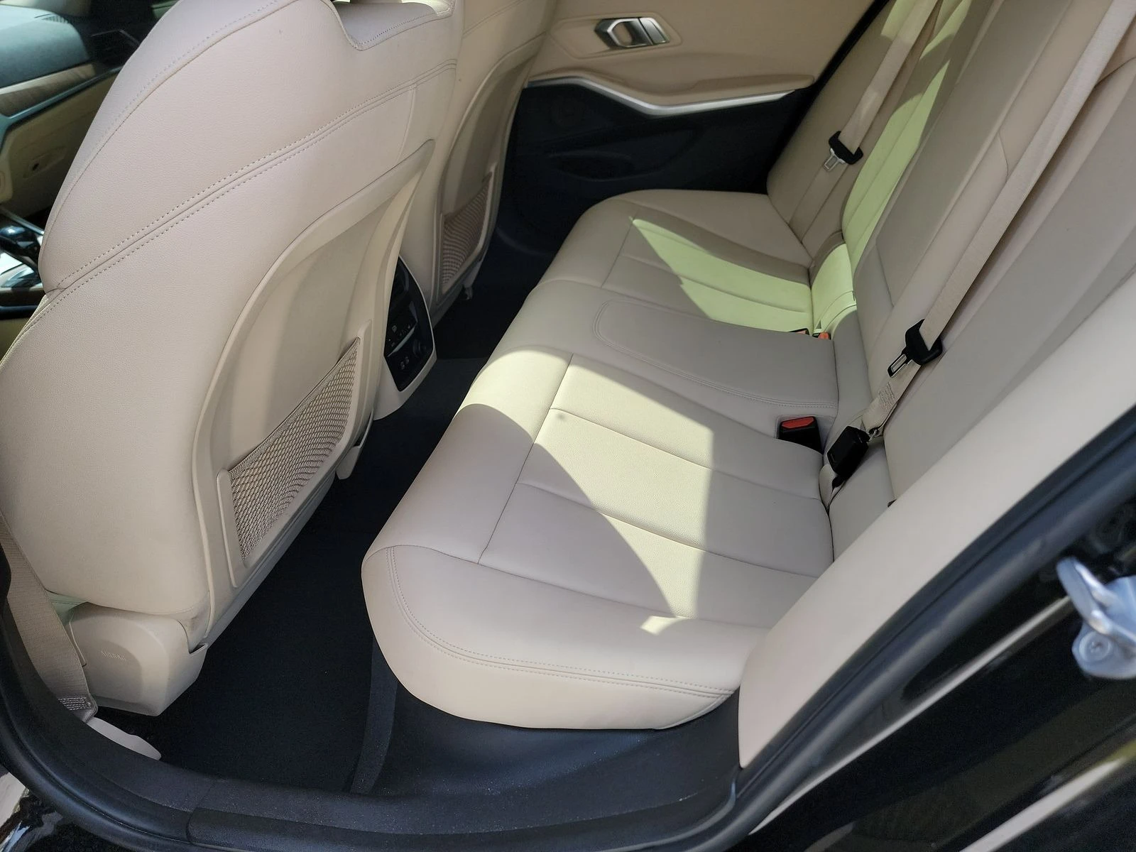 BMW 330 xDrive SPORT LINE, снимка 14 - Автомобили и джипове - 54272190