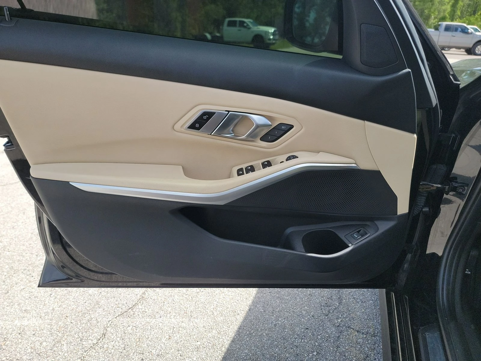 BMW 330 xDrive SPORT LINE, снимка 7 - Автомобили и джипове - 54272190