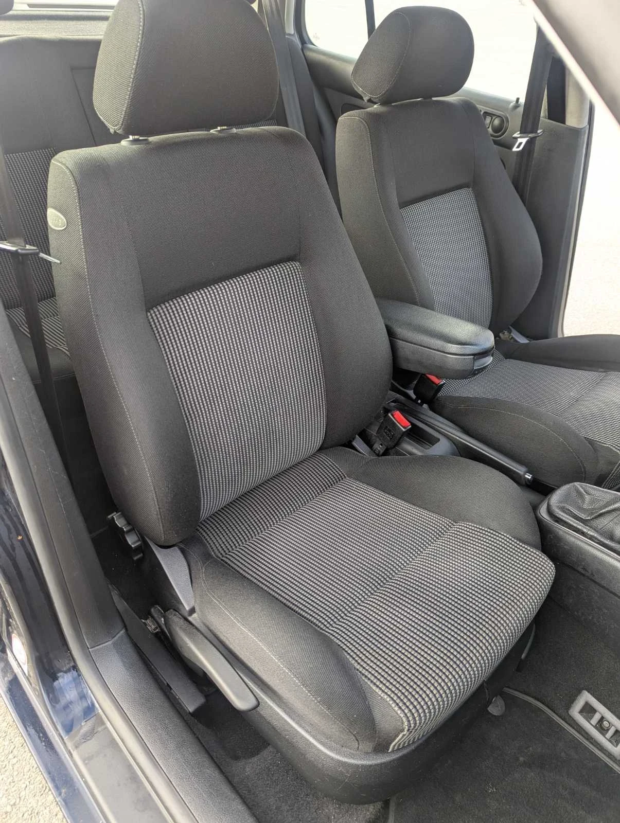 VW Golf 1.6, снимка 10 - Автомобили и джипове - 54529066