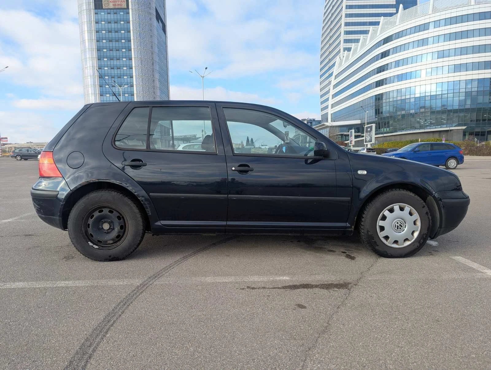 VW Golf 1.6, снимка 5 - Автомобили и джипове - 54529066