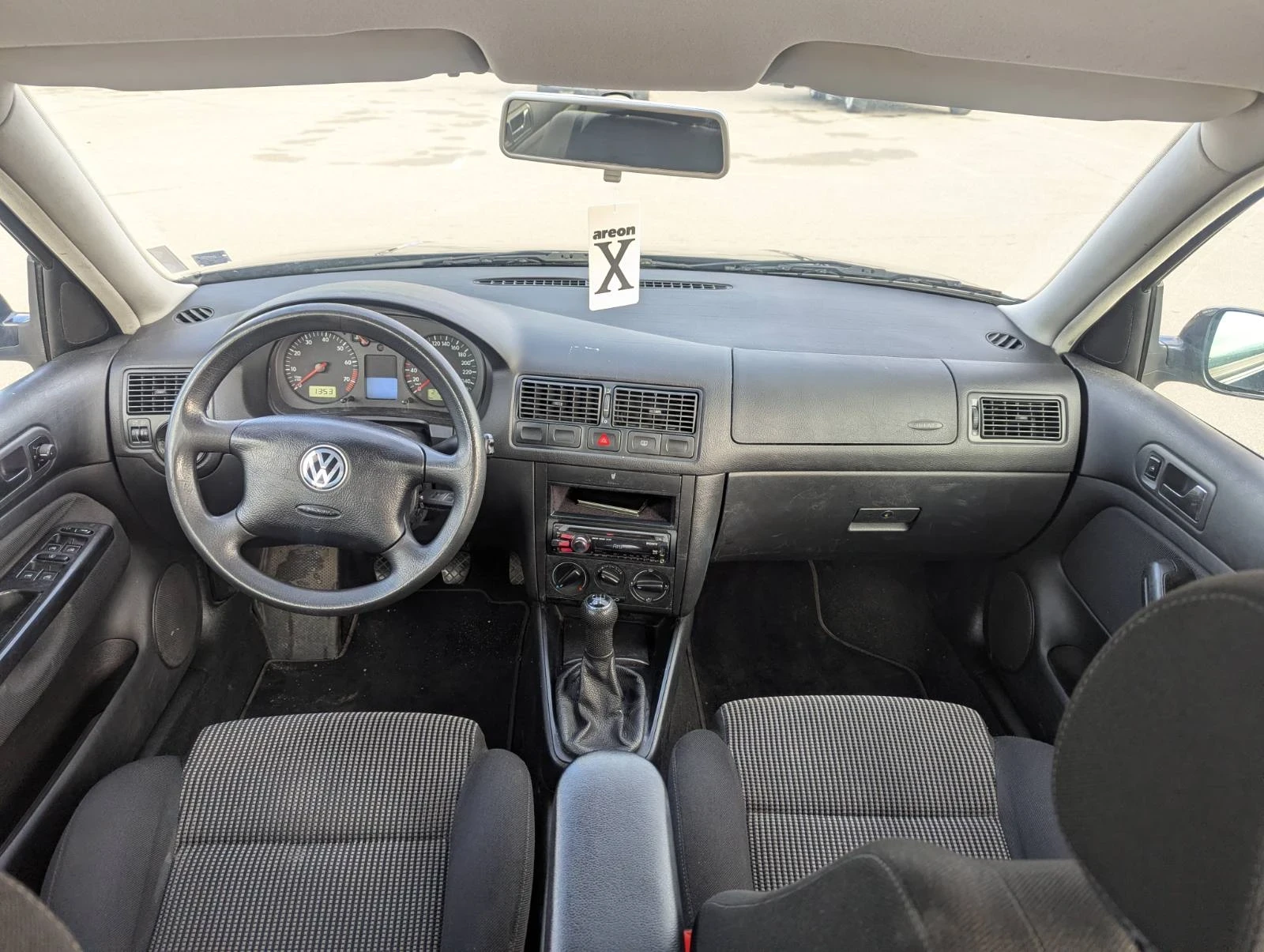VW Golf 1.6, снимка 11 - Автомобили и джипове - 54529066