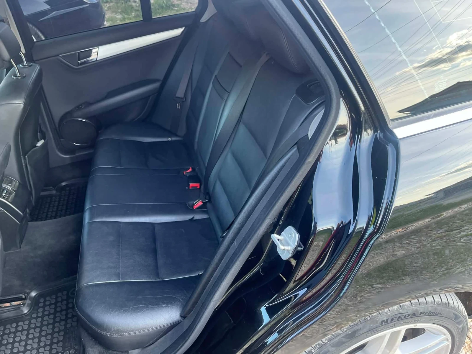 Mercedes-Benz C 220 220, снимка 10 - Автомобили и джипове - 54702586