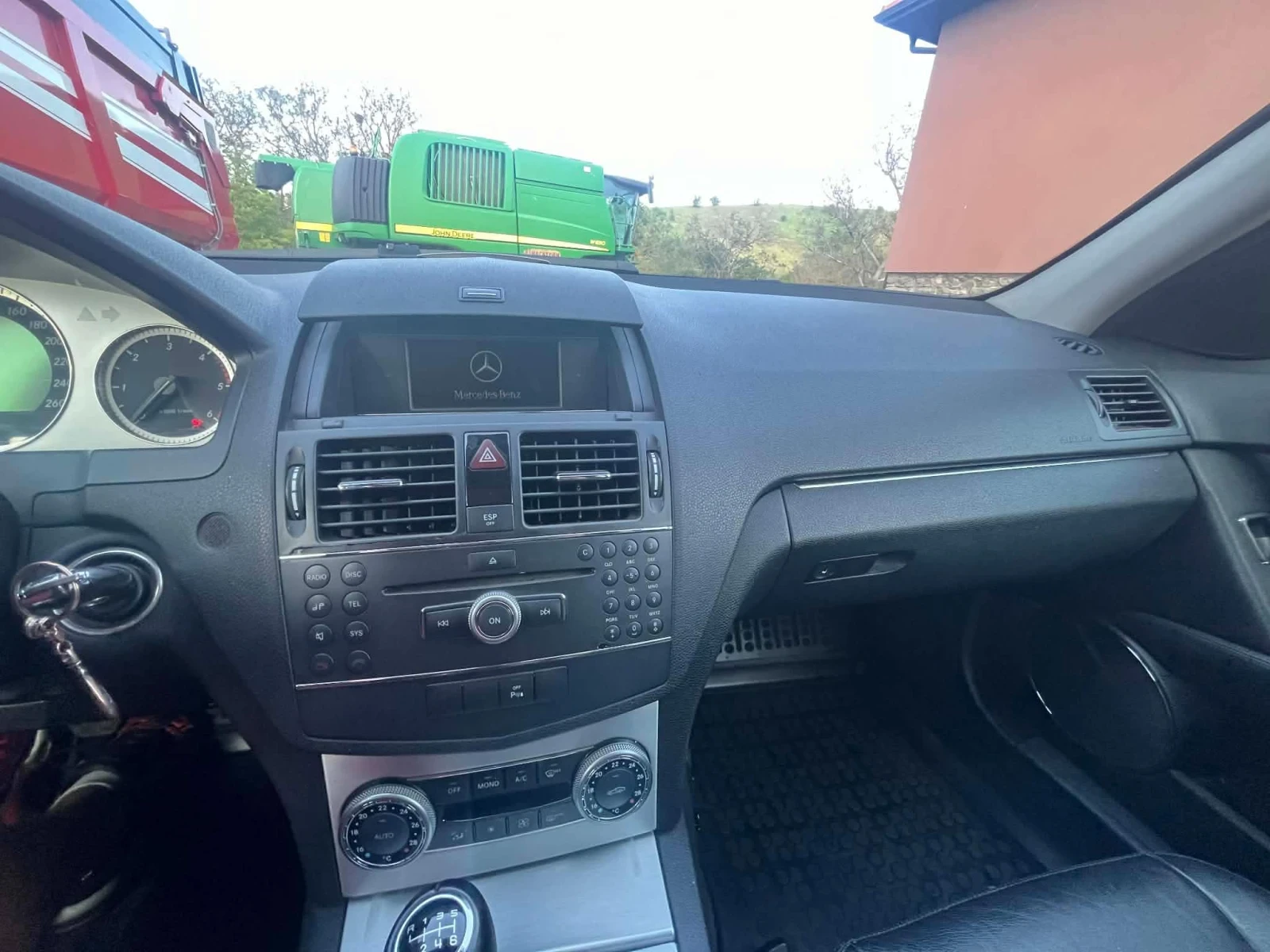 Mercedes-Benz C 220 220, снимка 9 - Автомобили и джипове - 54702586
