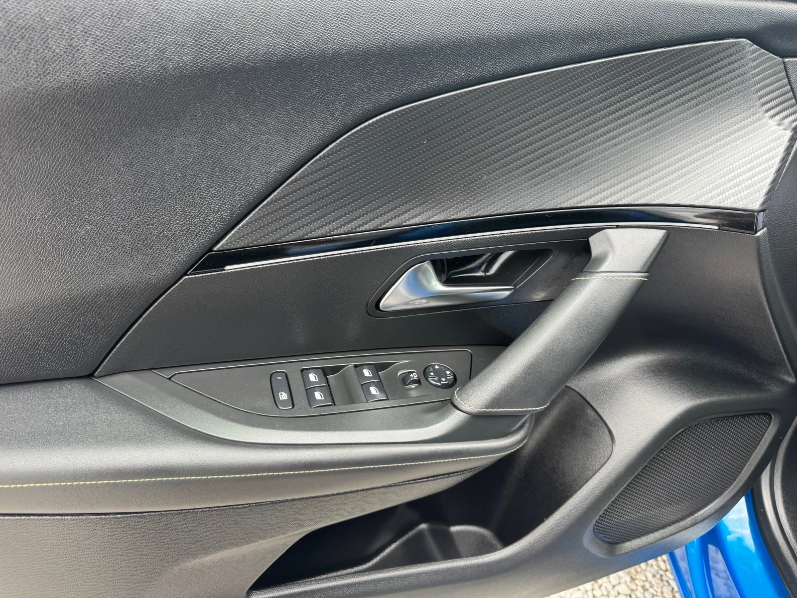 Peugeot 2008 Electric , снимка 12 - Автомобили и джипове - 55677360
