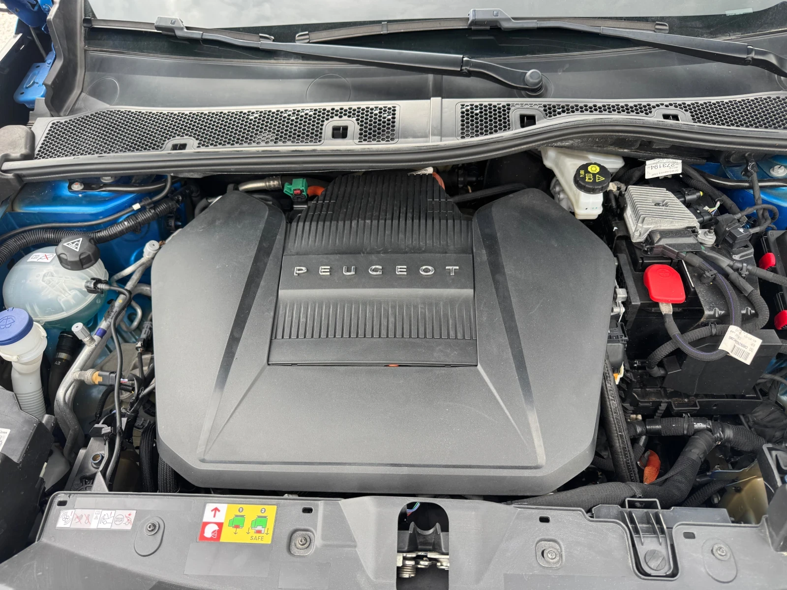Peugeot 2008 Electric , снимка 14 - Автомобили и джипове - 55677360