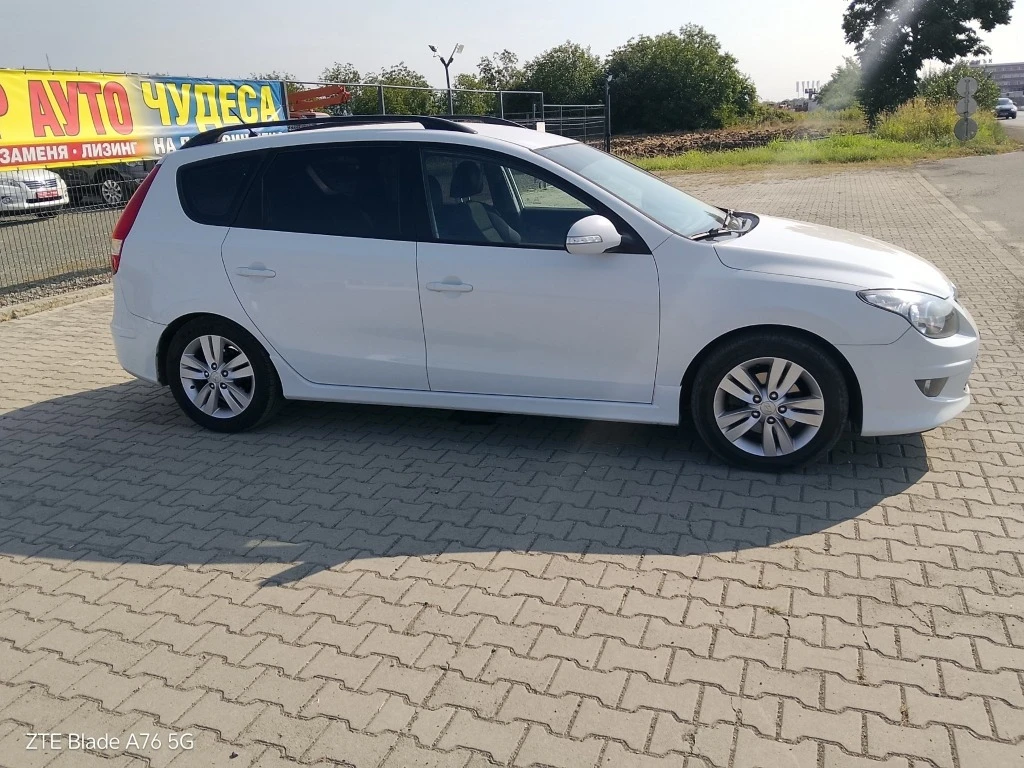 Hyundai I30 SW, снимка 3 - Автомобили и джипове - 56394208