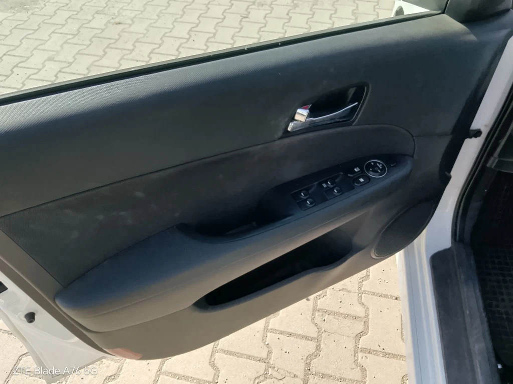 Hyundai I30 SW, снимка 11 - Автомобили и джипове - 56394208
