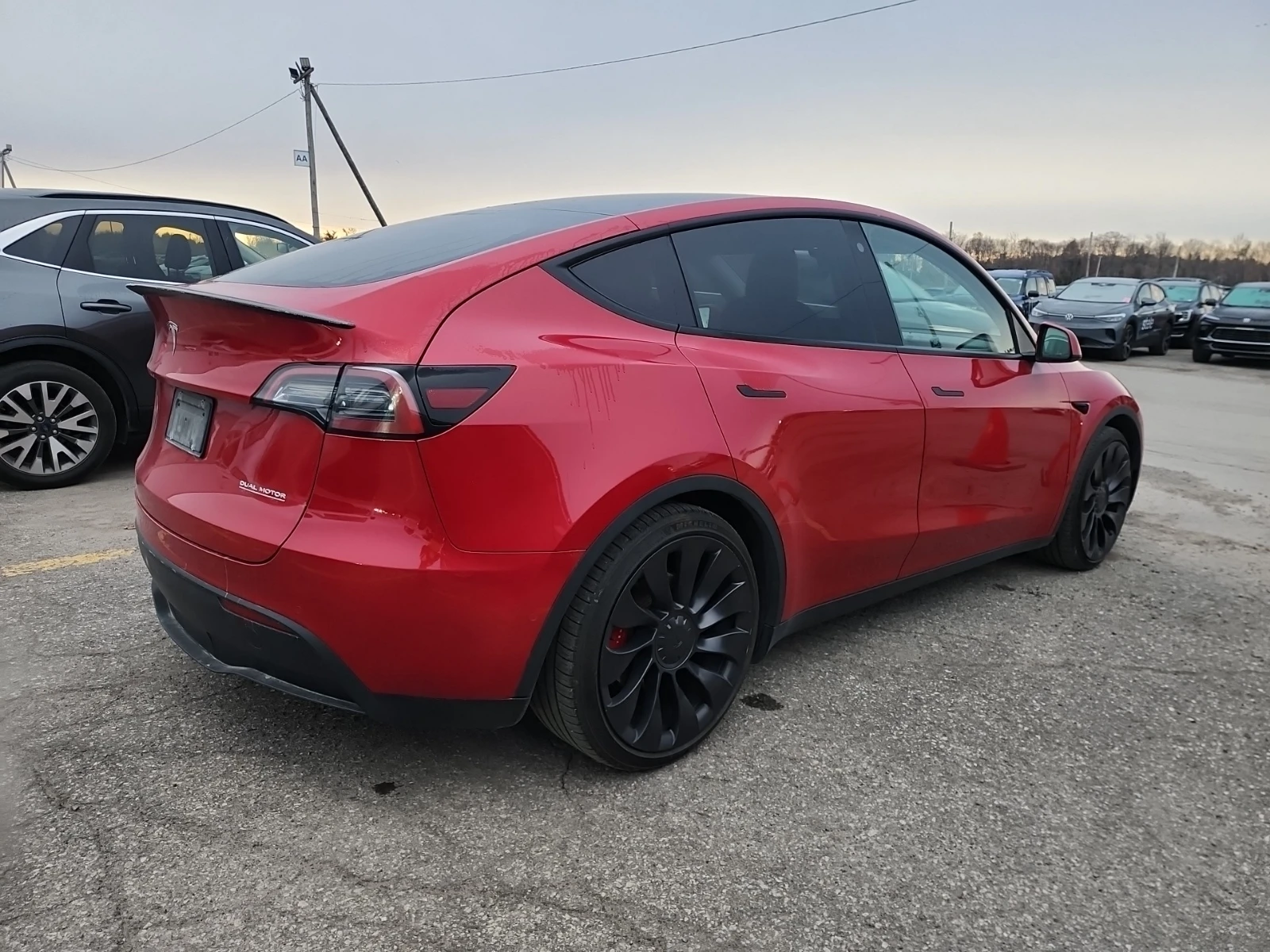 Tesla Model Y PERFORMANCE, снимка 3 - Автомобили и джипове - 56716111