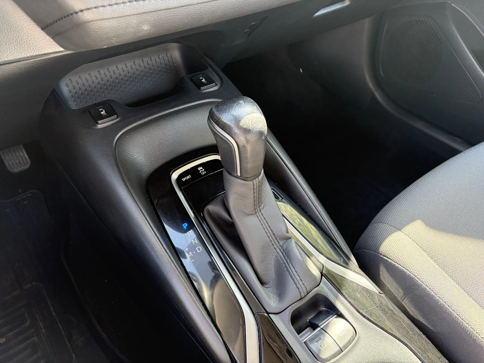 Toyota Corolla 1.5 CVТ Executive, снимка 14 - Автомобили и джипове - 56724475