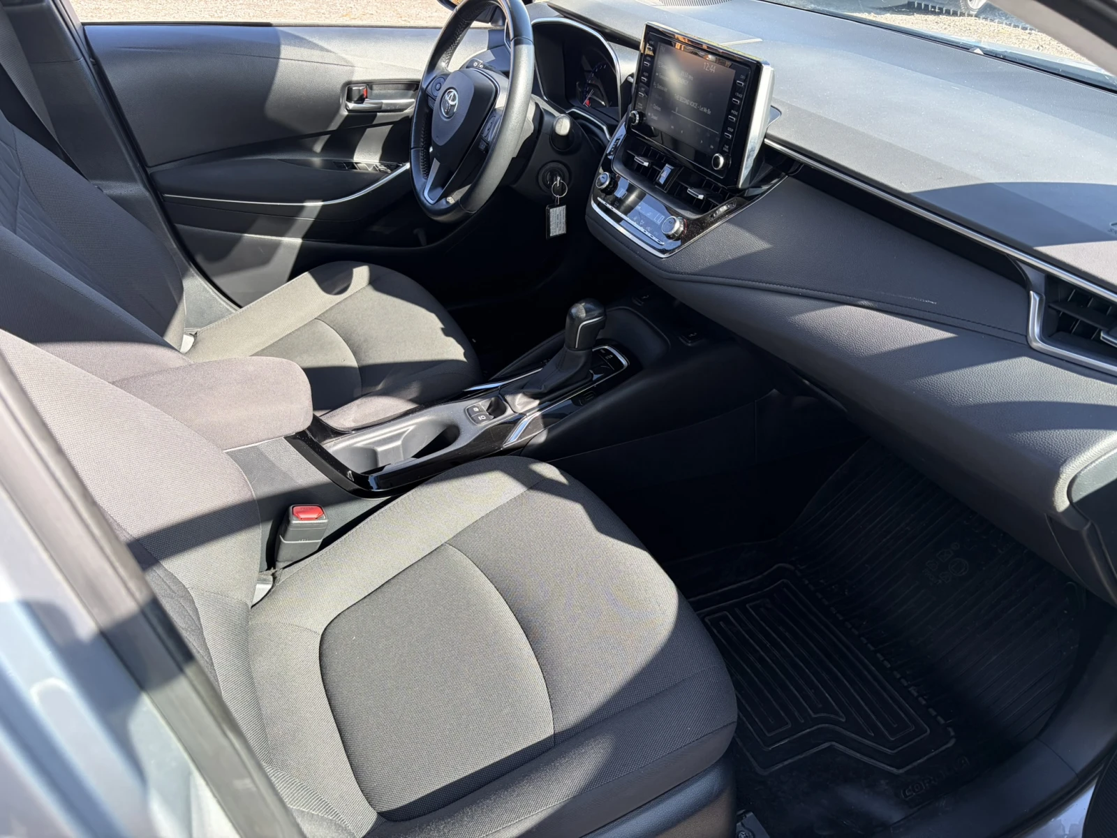 Toyota Corolla 1.5 CVТ Executive, снимка 9 - Автомобили и джипове - 56724475
