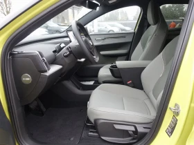 Volvo EX30 Extended Range Single Motor Plus, снимка 8