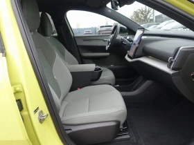 Volvo EX30 Extended Range Single Motor Plus, снимка 15
