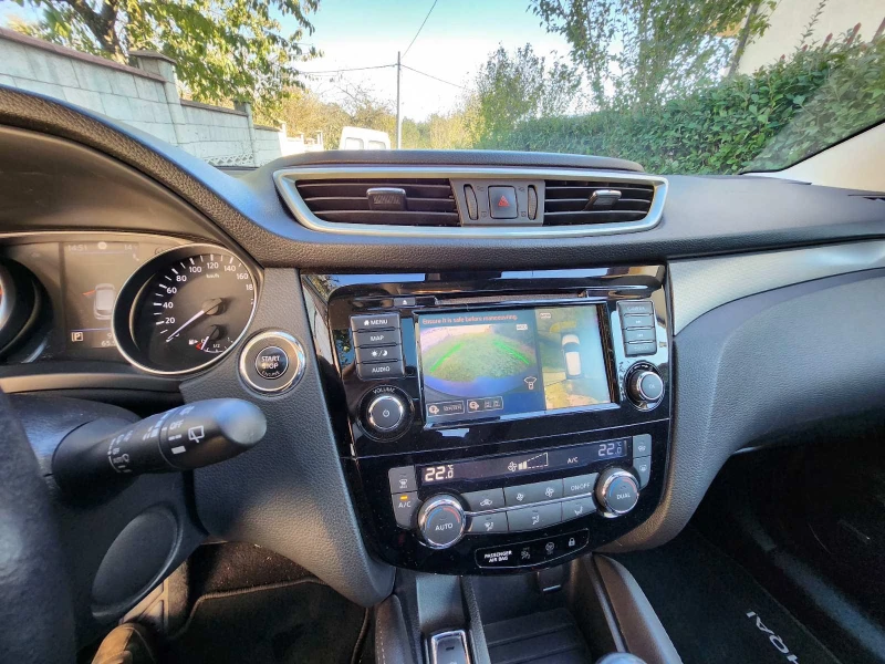 Nissan Qashqai 4x4/1.7d/Auto/TEKNA, снимка 3 - Автомобили и джипове - 47727033