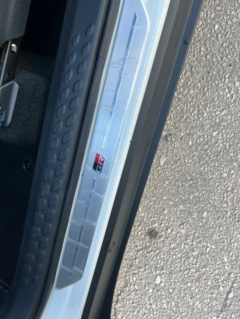 Toyota C-HR 2.0 GR-SPORT, снимка 10 - Автомобили и джипове - 52120230